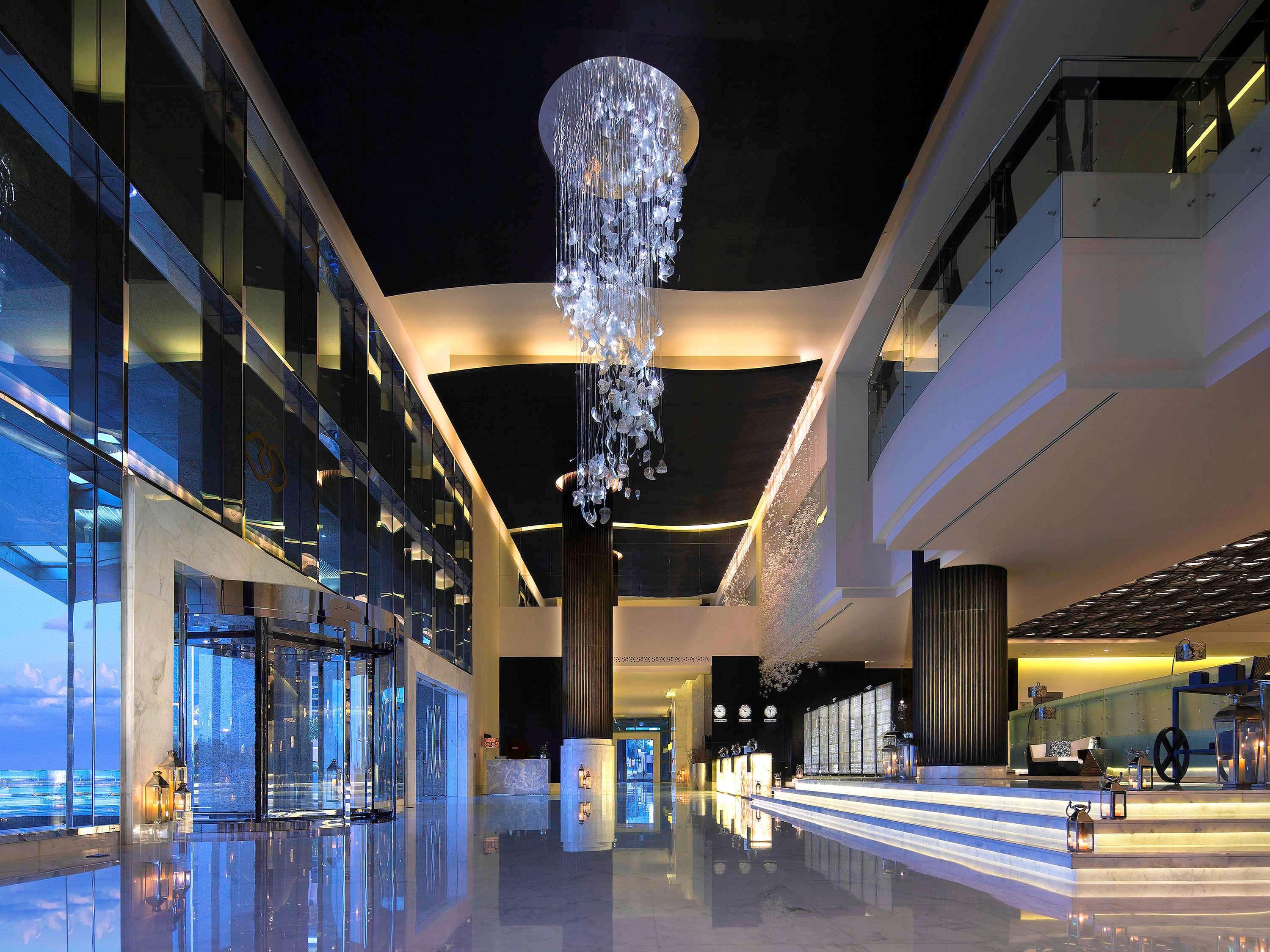 Sofitel Abu Dhabi Corniche Hotel Exterior foto